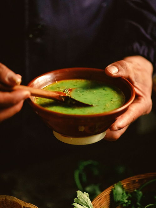 从简书热搜“吃茗粥作”到他的人生哲学：品味生活的真谛