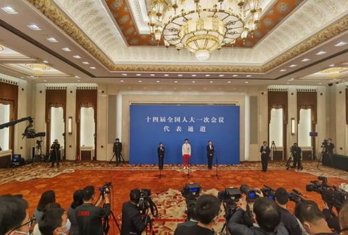 亲历微博热搜“代表通道”：一场与时代脉搏共振的对话