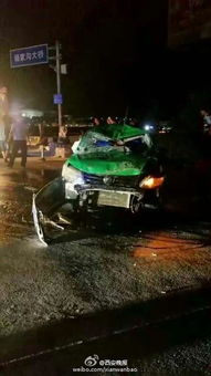 陕西少年“飞车”冲下人行天桥：一场惊心动魄的事故背后