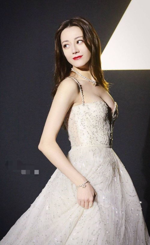 迪丽热巴迪奥高珠展造型：一场奢华与优雅的邂逅