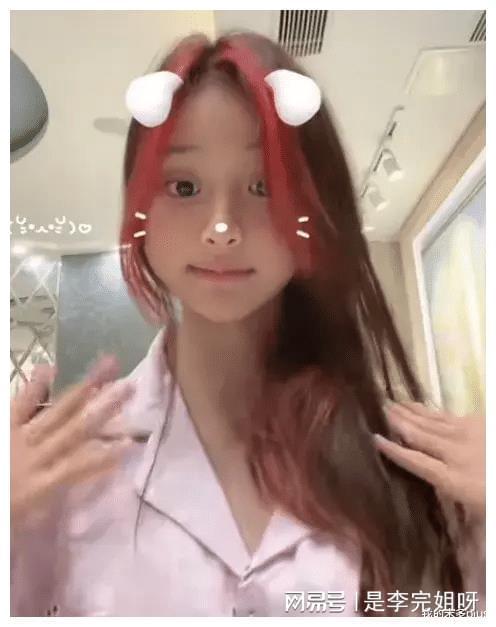 甜馨回应染发质疑：我读的国际学校，成长路上的点滴分享