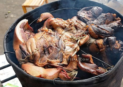 字里行间都是腊肉的味道：一段关于家的记忆