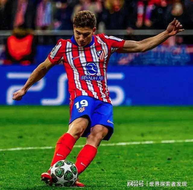 点球大战争议：马竞阿尔瓦雷斯的二次触球是否公平？