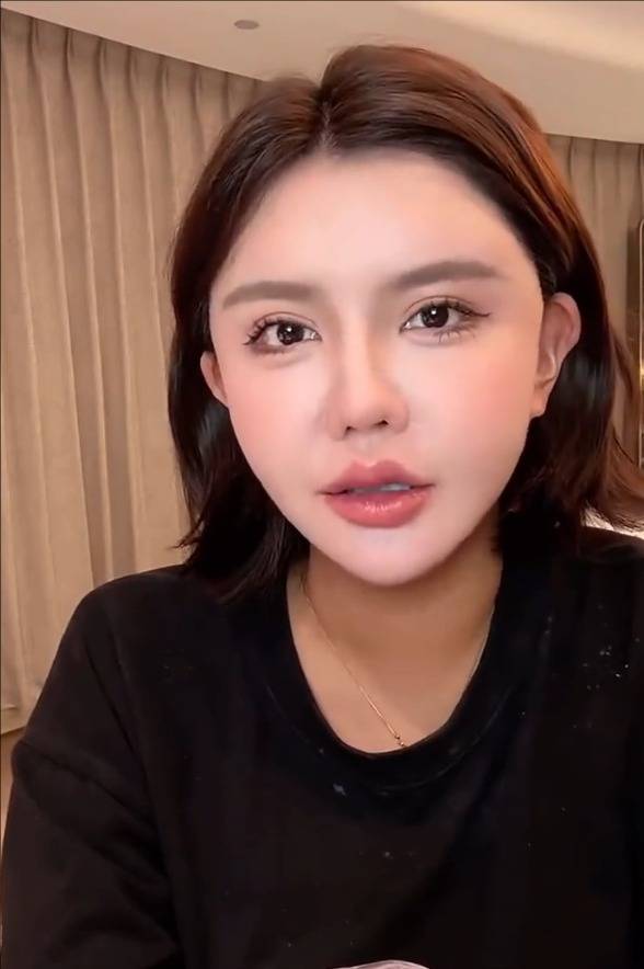 韩安冉妈妈否认偷小猪妹黄金：家庭纠纷背后的真相