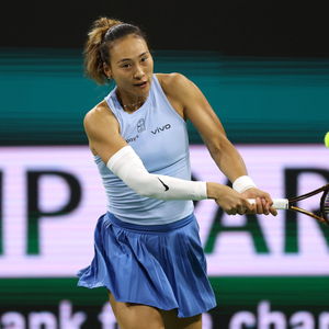 郑钦文不敌斯瓦泰克：虽败犹荣的八强之旅