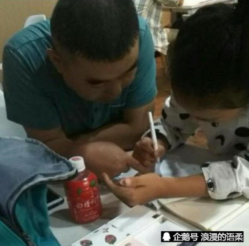 辅导作业竟把手指戳断？这位爸爸的经历让人心疼又深思