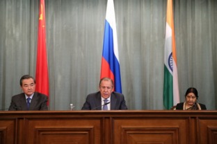 港澳办转发大公报文章：企业家责任与家国情怀的深度探讨