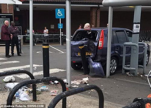 75岁老人驾驶法拉利撞人事件始末：真相究竟是什么？