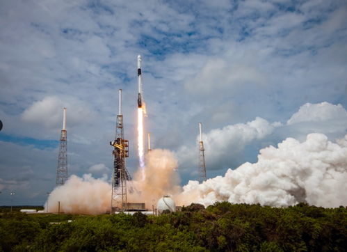 龙飞船出发准备接回滞留宇航员：我的太空之旅见证