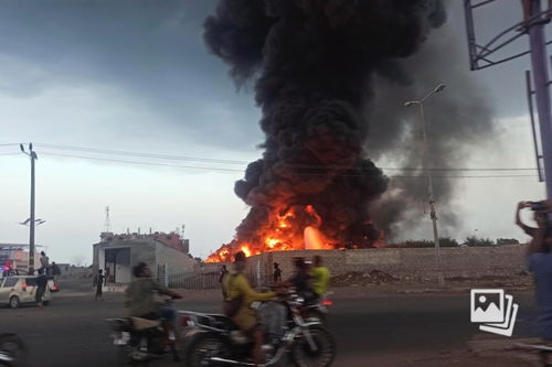 胡塞武装与美英空袭：战火背后的真相