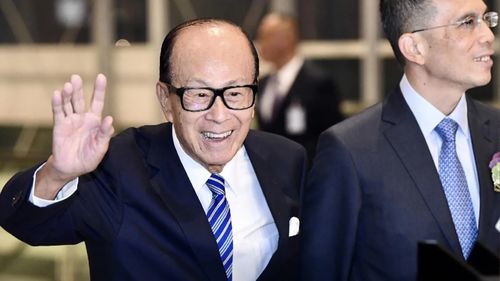 李嘉诚出售港口资产事件背后的商业逻辑与影响