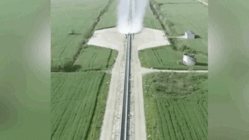 中国火箭橇实现超音速贴地飞行：亚洲第一轨的震撼突破