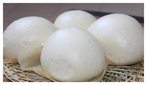 男子因爱吃馒头胖到230斤，胸部竟变大如少女！背后真相令人深思