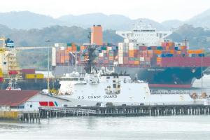 李嘉诚出售港口资产：背后的故事与影响