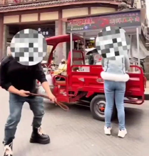 为博流量无下限！四川巴中三名网红街头拍摄低俗视频被罚，背后真相令人深思