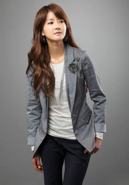 韩国演员李诗英离婚后首次回应：真相远比传闻更复杂