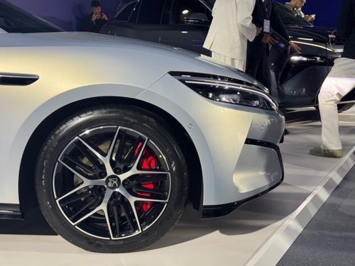 比亚迪超级e平台：1000V高压技术引领未来电动车发展