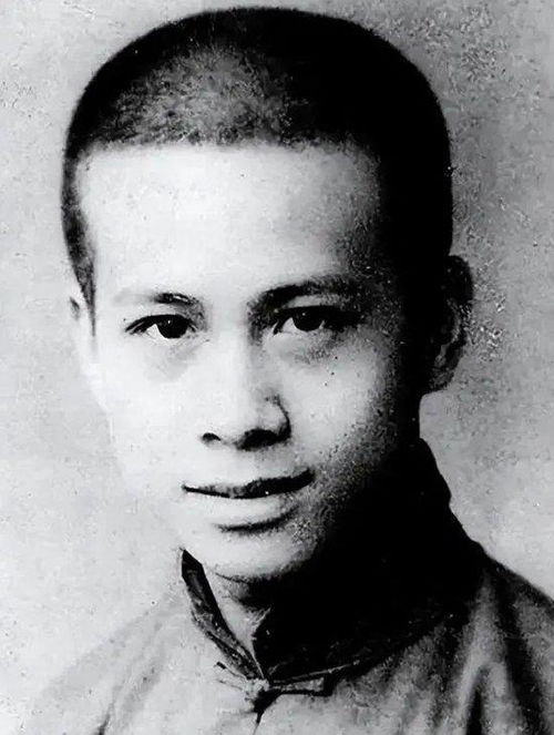 李嘉诚与李兆基：家国情怀下的商业传奇