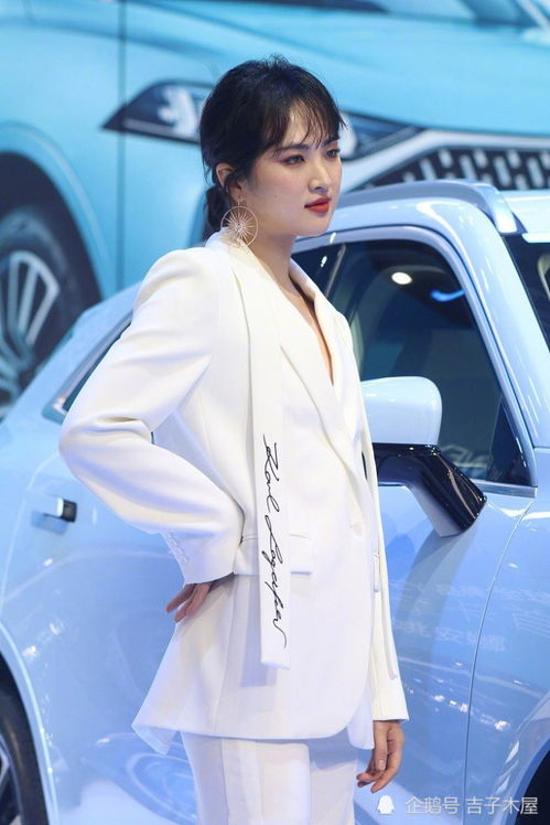 孟子义与李昀锐香港活动G社生图大揭秘：甜蜜互动引发热议