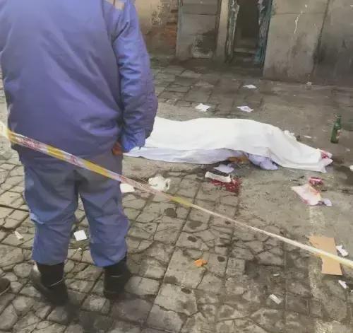 34岁女子疑因拔错牙维权未果坠亡，医生及院方是否需担责？