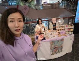 TVB女星梁珈咏转型商场摆摊：从荧屏到现实的另一面