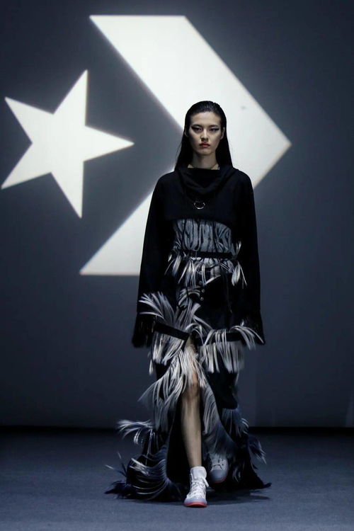 当生活变成一场时装秀：每个人都是自己的T台模特