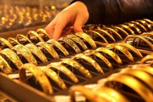 黄金价格飙升：分析师称涨到5000美元也不意外