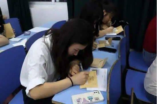 普通女生两个月逆袭上岸辅导员的秘密武器