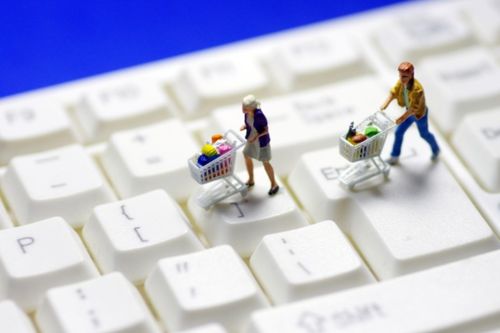 月嫂行业乱象：7800元请来的“专业”月嫂竟让婴儿呛奶窒息？