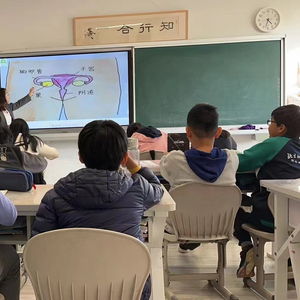 小学校长性侵案当事人拒不认罪：真相与反思