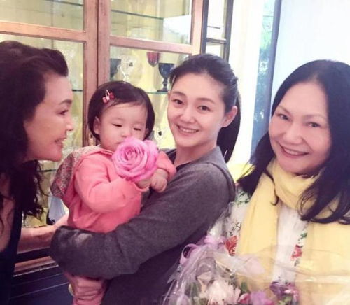 大S下葬时，两个孩子在上手工课：背后的故事与真相