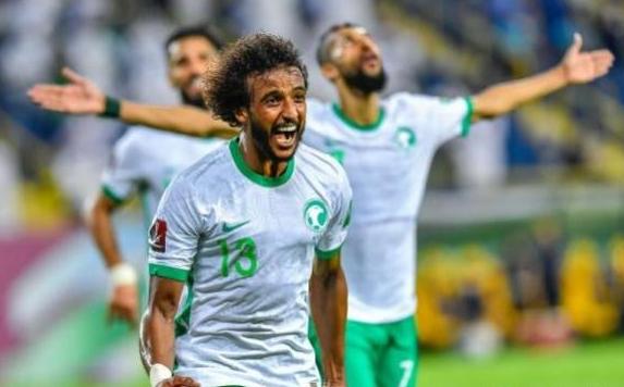 国足战沙特冲击前四，小明的观赛日记