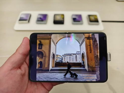 华为Pura X阔折叠手机：余承东详解高定价背后的技术奥秘