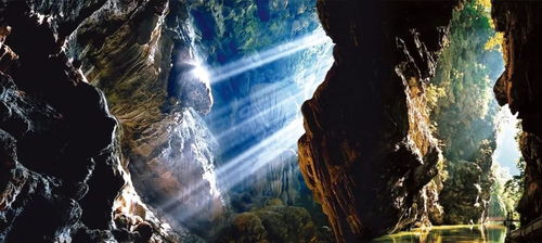 电影《峡谷》：一场关于爱情与冒险的深度探索