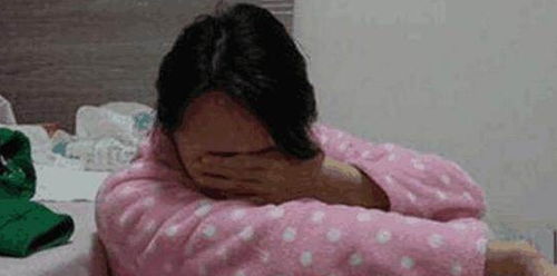 初二女儿半夜偷看小说情绪失控，妈妈如何化解亲子矛盾？