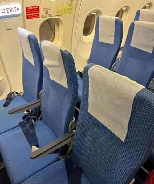 南航“轻薄型座椅”引发热议：真的变硬座了吗？