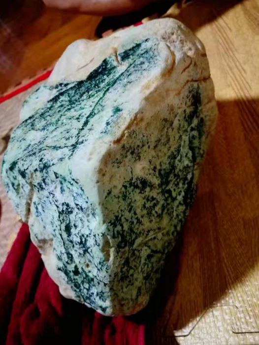 中国赌石第一案：玉石商人被判15年，背后真相大揭秘