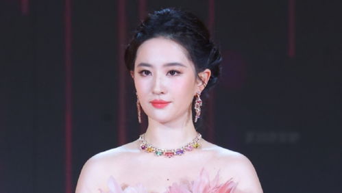 赵露思杂志妆容引争议：从“跪姿”到“灾难”，真相究竟如何？