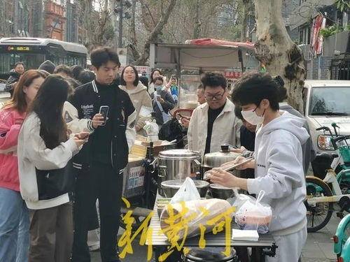 复旦生退学摆摊卖土豆泥：从象牙塔到烟火气的人生选择