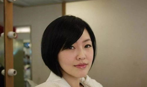 小S摄影棚情绪崩溃照流出：高光背后的心酸