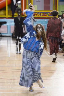 大学生早八：一场别开生面的时装秀