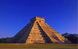 德国游客擅自攀爬玛雅金字塔：一场文化与规则的碰撞