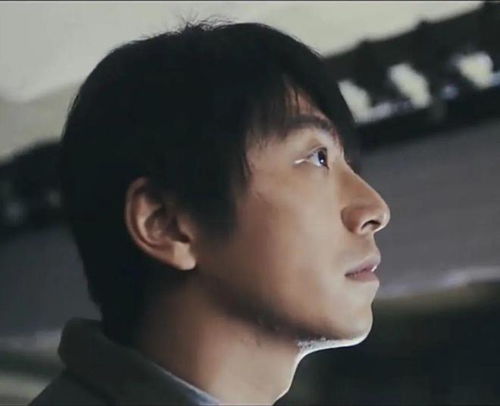 白客的人夫感：窝囊帅与居家好男人的完美结合