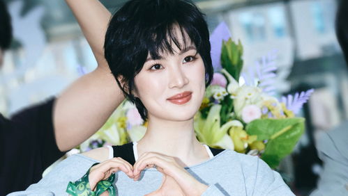 黄翠如与萧正楠的幸福时刻：官宣产子，一家三口的温馨瞬间