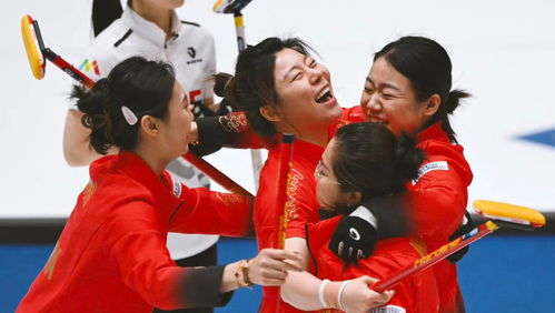 见证荣耀时刻：中国冰壶队夺铜直通米兰冬奥