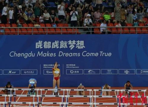 吴艳妮回应开场动作设计：一场关于自信与争议的对话