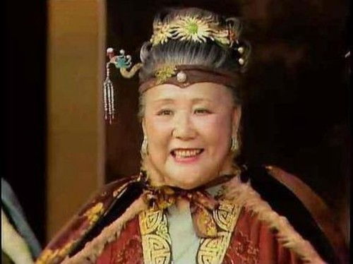 贾母、凤姐、宝玉待黛玉很好，为什么她还感觉“风刀霜剑严相逼”？