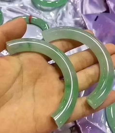 玉镯摔断了怎么办？第一时间这样做，你真的做对了吗？