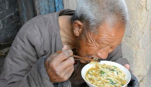 大爷因放血疗法导致极重度贫血，背后真相令人深思