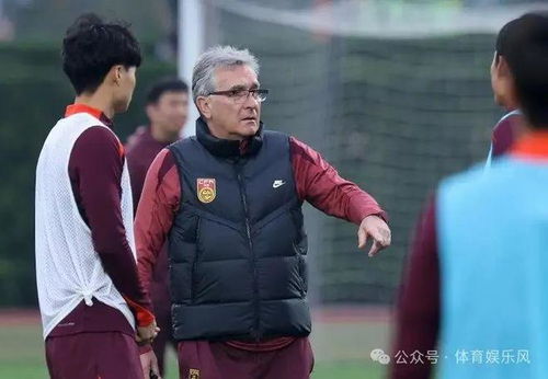 塞尔吉尼奥国足首秀：从巴西到中国，他如何改变比赛格局